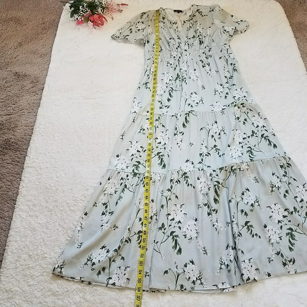 QUINCE Floral Silk Blend Tiered Maxi Dress in Jasmine Vines - Picture 5 of 11